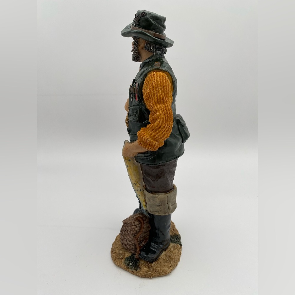 A.C.Ltd Gone Fishing Fisherman Resin Figurine - Hand Painted Resin Statue 9" - Picture 3 of 8